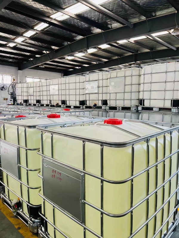 Dielectrische sterkte 20-30 kV / mm en kurende krimp 0.8-1.0% Elektrische epoxyverbinding