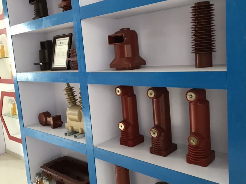 Vlamvertragend epoxyhars voor 10-1100KV-elektrische isolatie met een hoge TG (70-125°C) en APG & Casting-proces