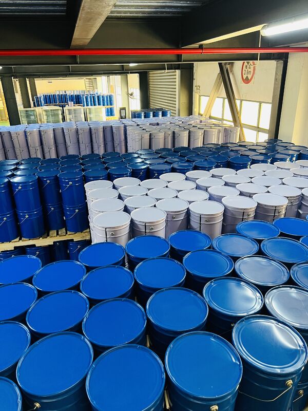 Epoxy met een lage flexibiliteit, kamertemperatuur en een werktijd van 30-45 minuten voor structurele bindingen